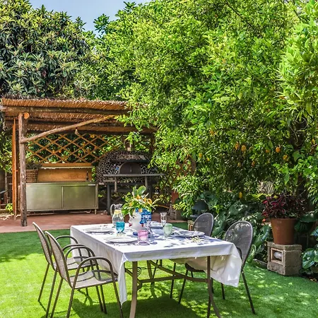 Romantic Garden Villa Sorrento